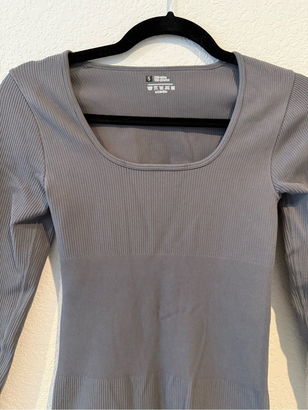 Gray Ribbed Long-Sleeve Jumpsuit - Picture 2 of 3